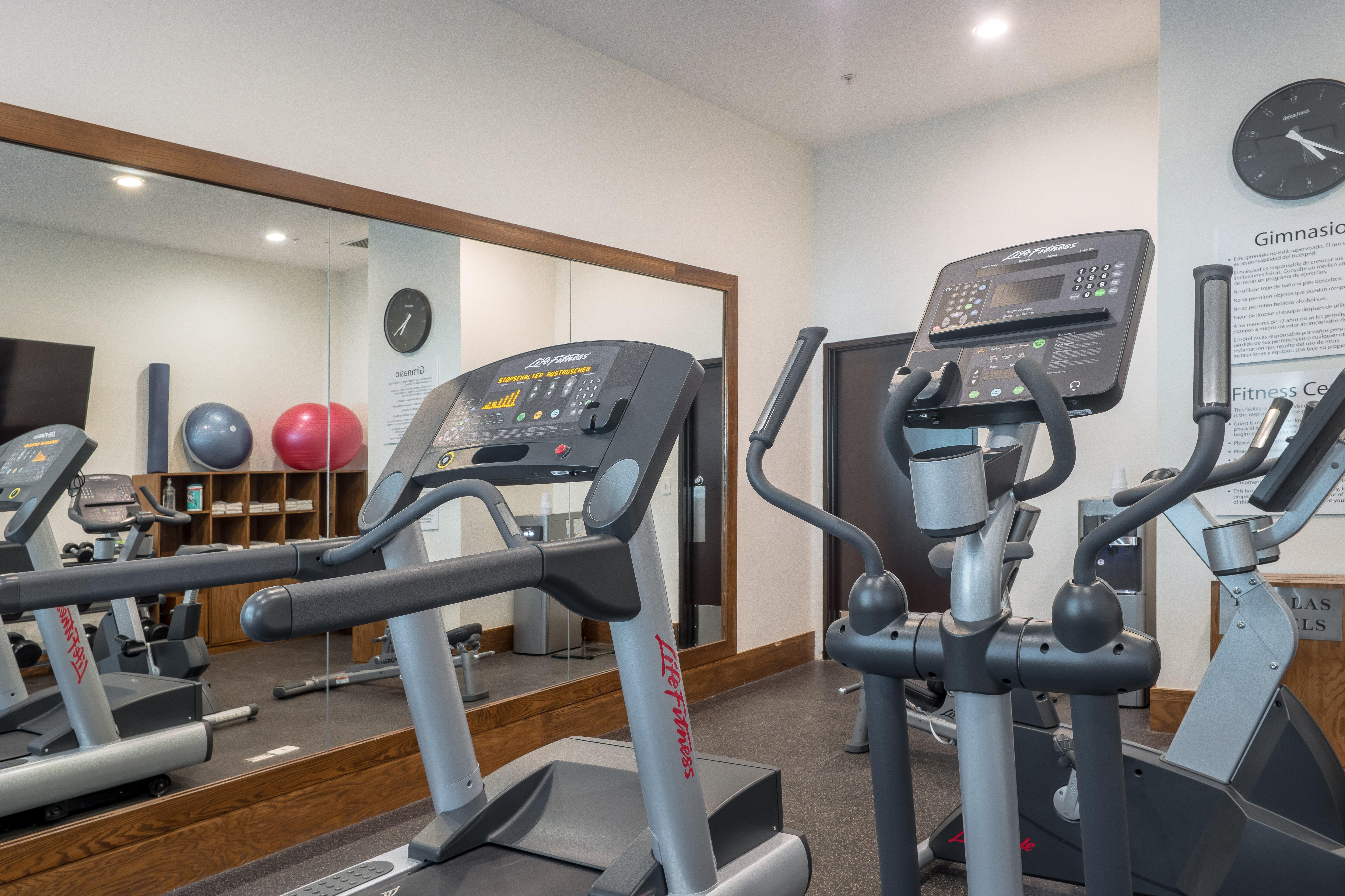 Holiday Inn Express & Suites Silao Aeropuerto Terminal By Ihg Buitenkant foto